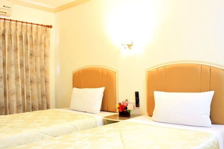Room 4 of 19