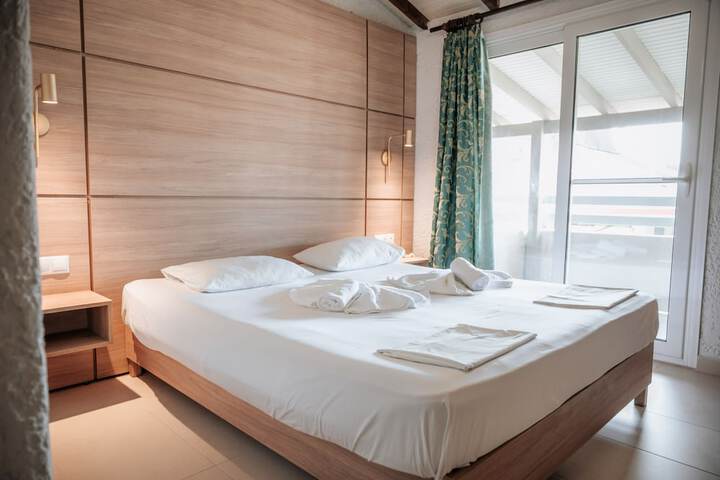 Room 8 of 40