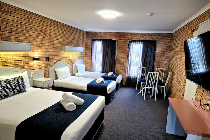 Room 35 of 69