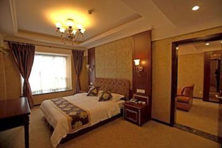 Room 14 of 23