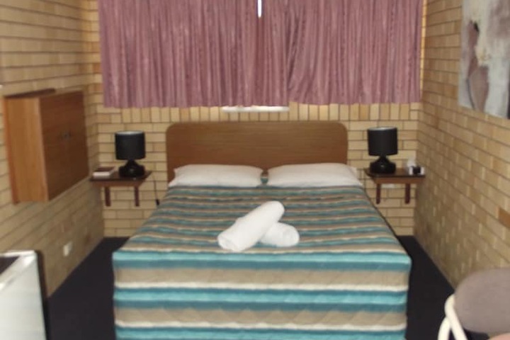 Room 9 of 34
