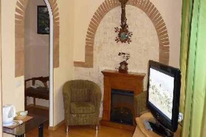 Room 3 of 10