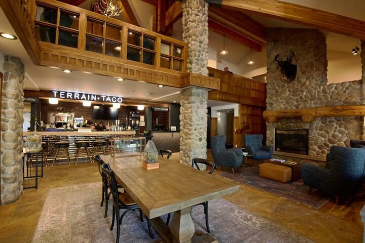restaurant cafeteria