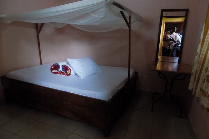 Room 10 of 43