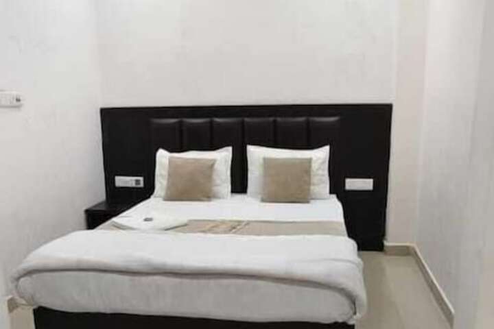 Room 16 of 41
