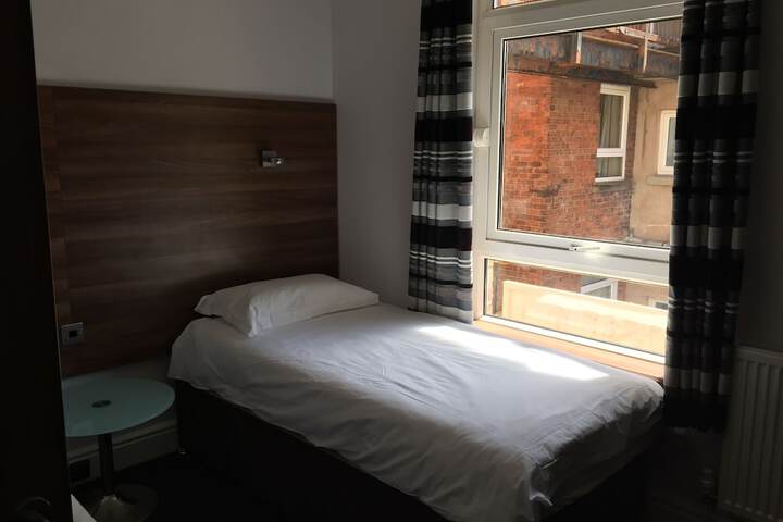 Room 38 of 83