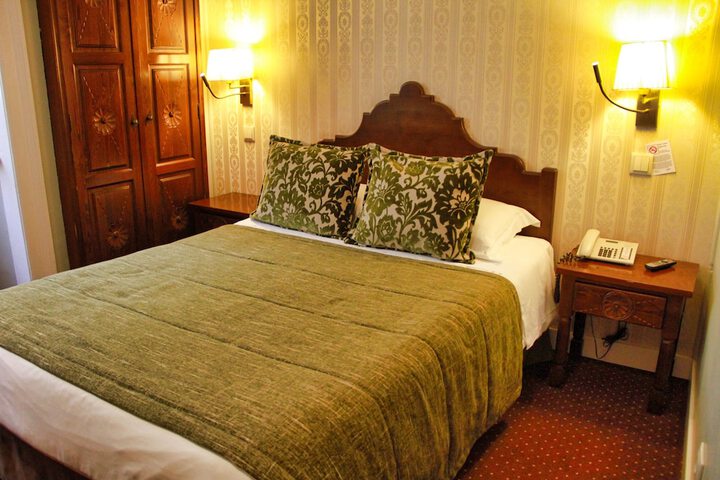 Room 27 of 48