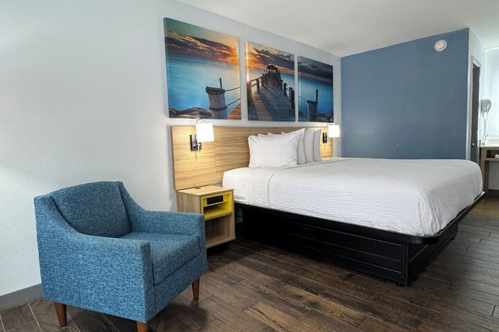 Room 7 of 20