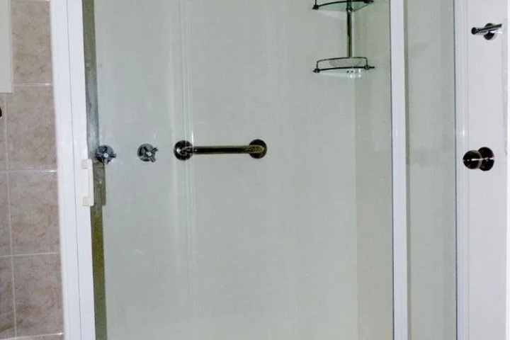 Room 7 of 14