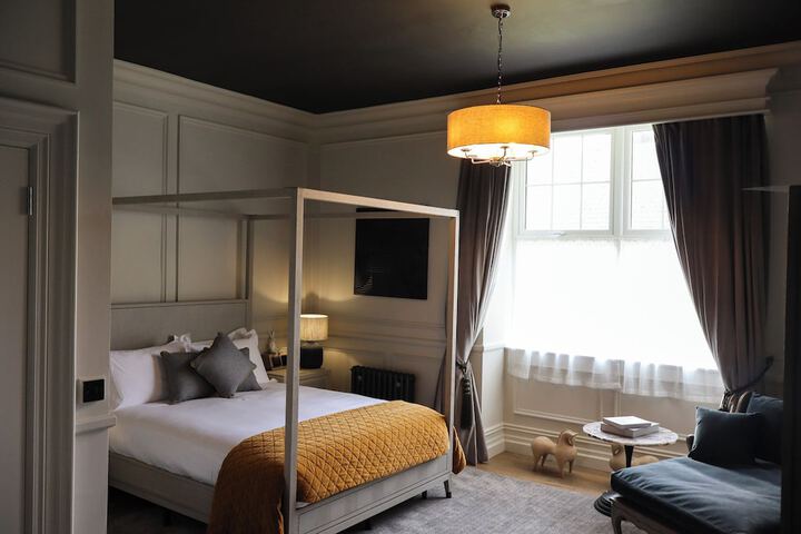 Room 17 of 54