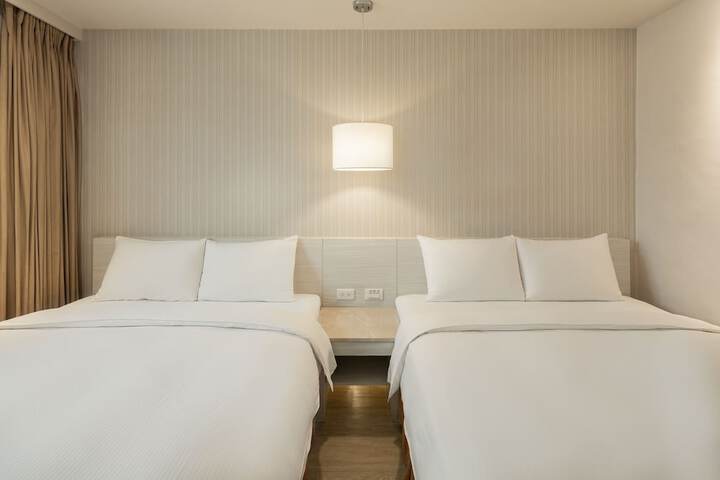 Room 6 of 24