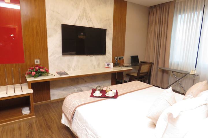 Room 30 of 49