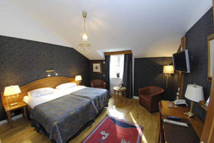 Room 28 of 50