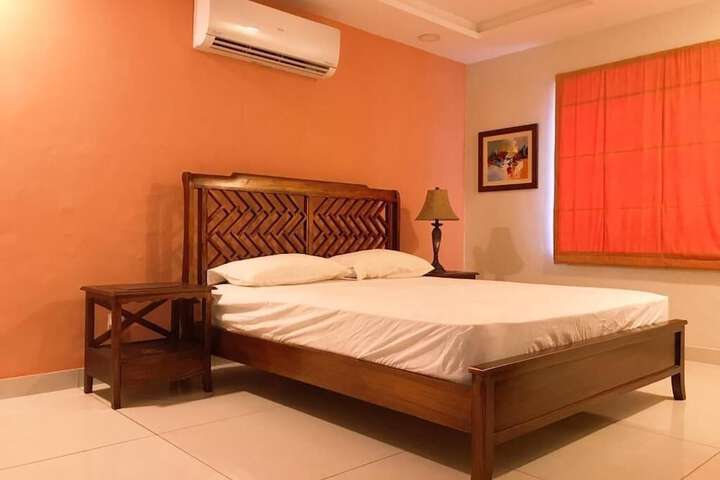 Room 12 of 28