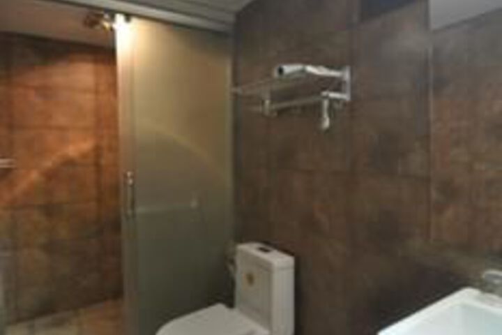 Room 44 of 153