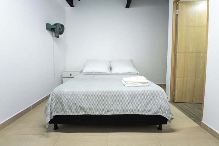 Room 28 of 72