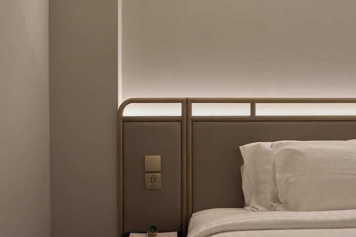 Room 178 of 212
