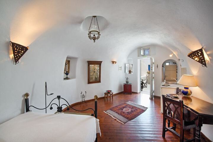 Room 4 of 218