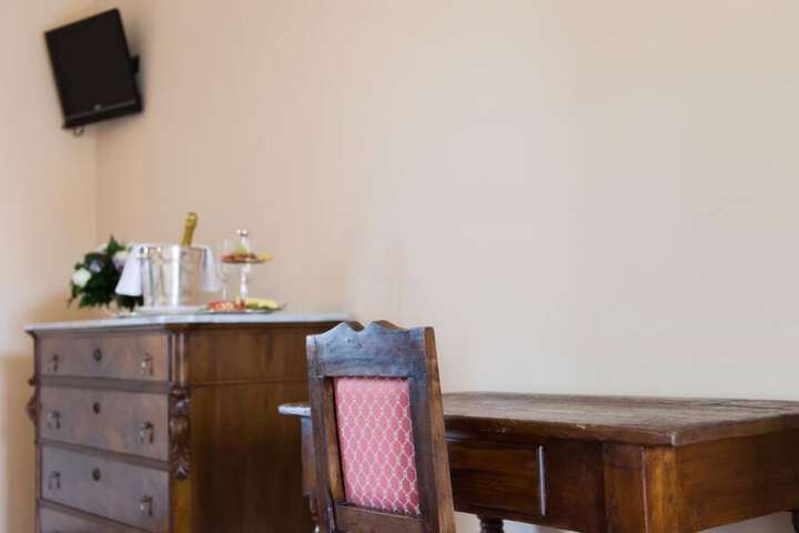 Room 10 of 50