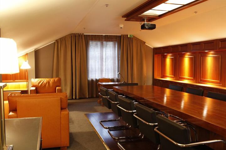 Room 12 of 48