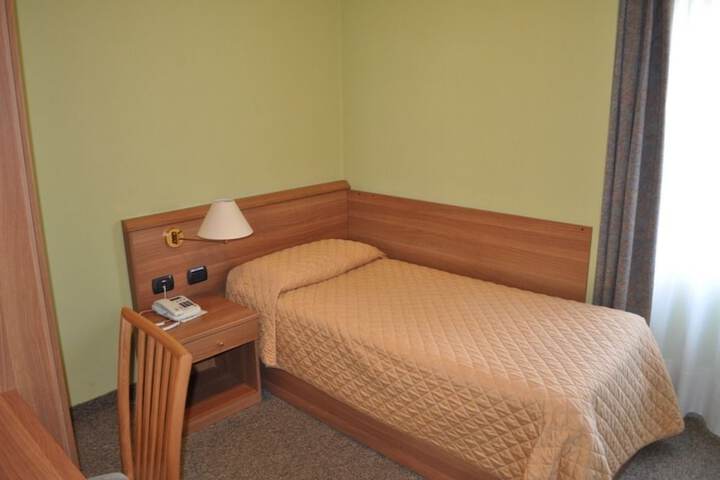 Room 16 of 69