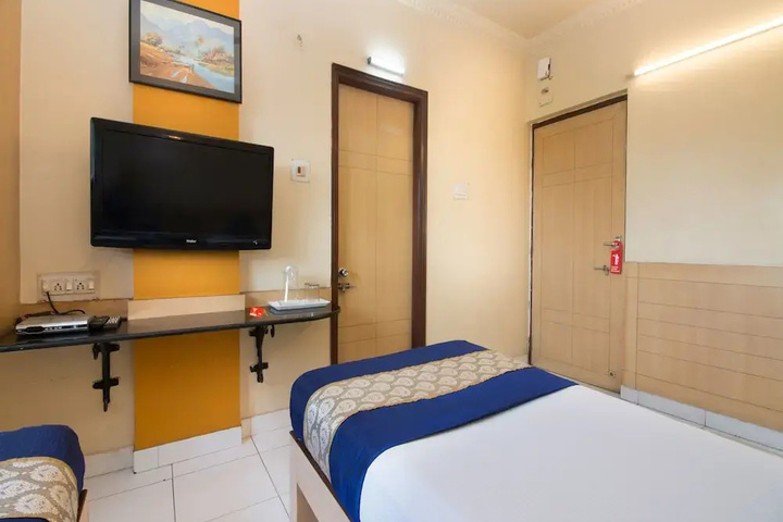 Room 3 of 15