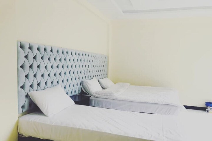 Room 17 of 34