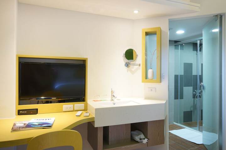 Room 5 of 51