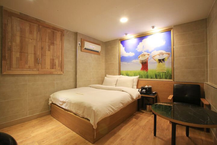 Room 108 of 127