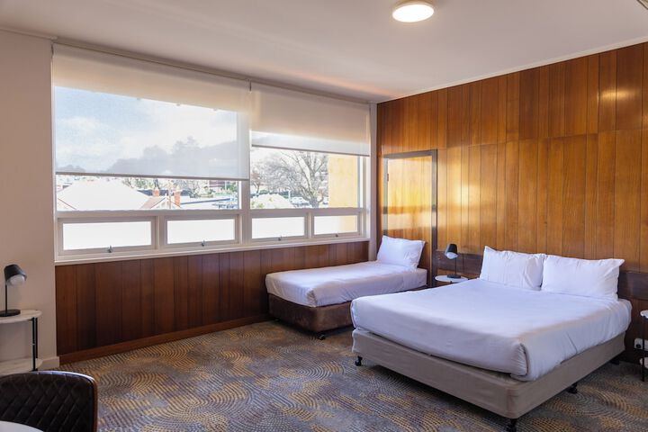 Room 14 of 34