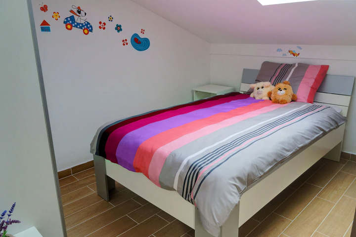 Room 3 of 5