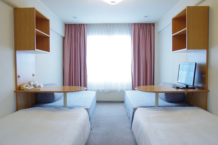 Room 2 of 88