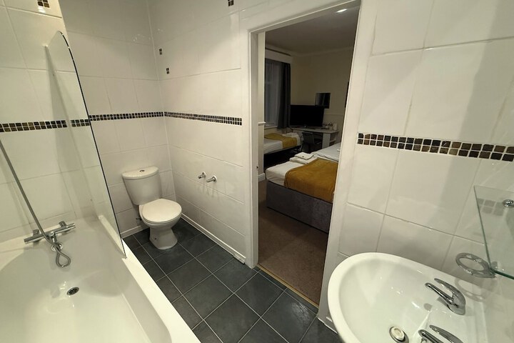 Room 80 of 126