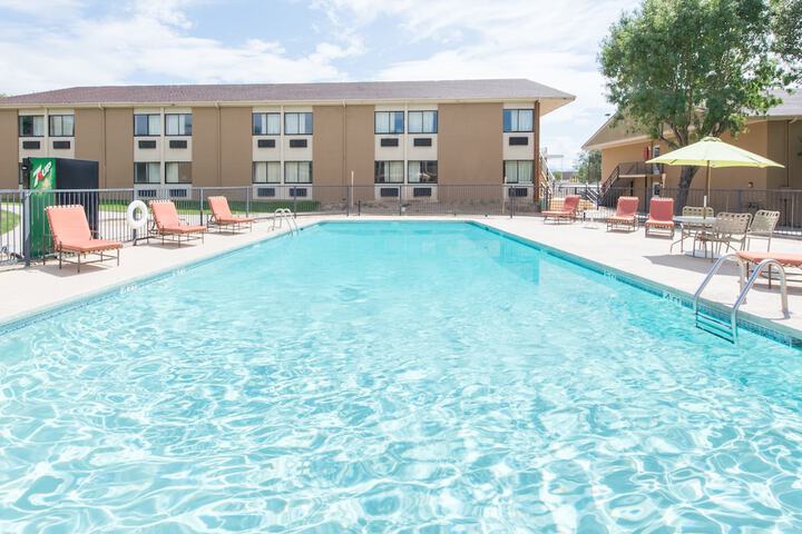 Pool 8 of 25