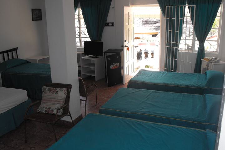 Room 17 of 35