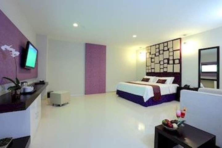 Room 10 of 50
