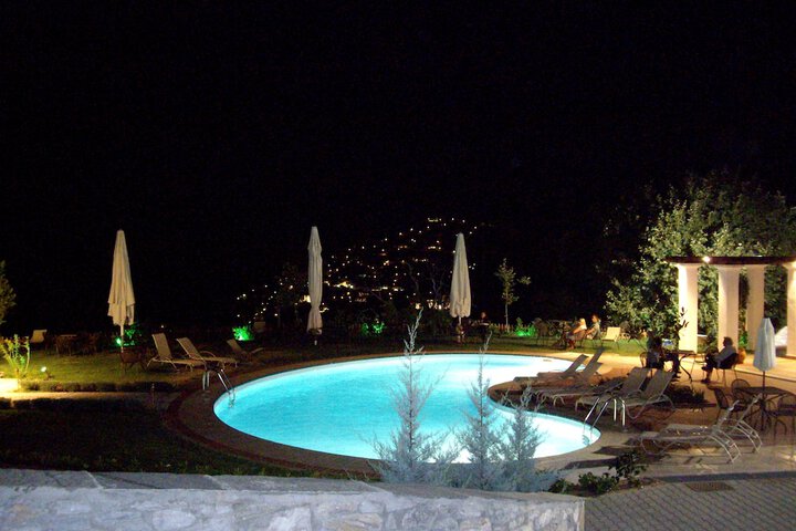 Pool 52 of 91