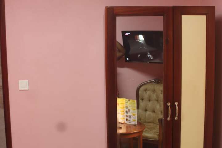 Room 12 of 41