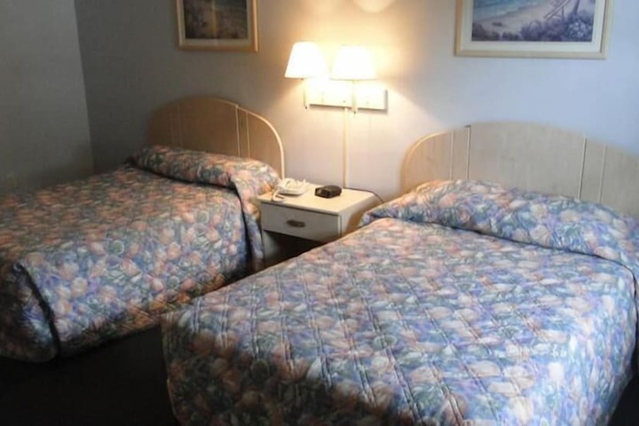Room 3 of 8