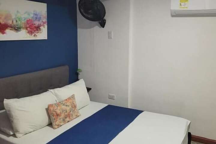 Room 8 of 32