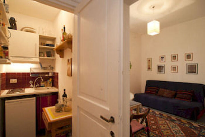 Room 33 of 168