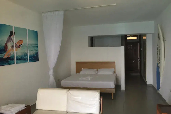 Room 2 of 5