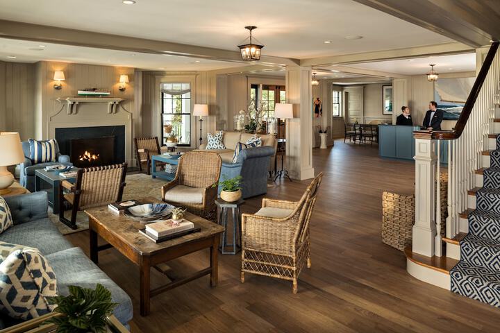 Entrance & Lobby