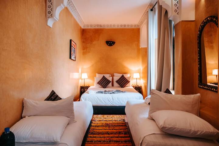 Room 4 of 95