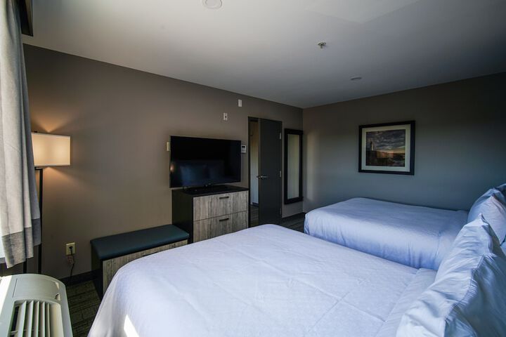 Room 5 of 63