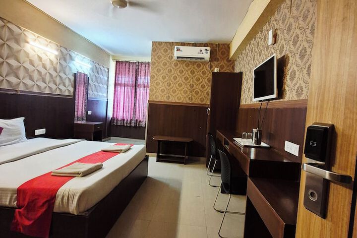 Room 15 of 31