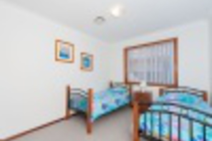 Room 16 of 180