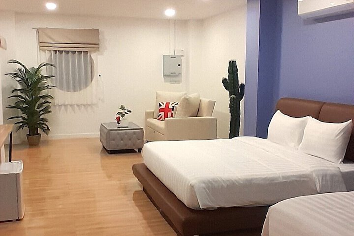 Room 13 of 77
