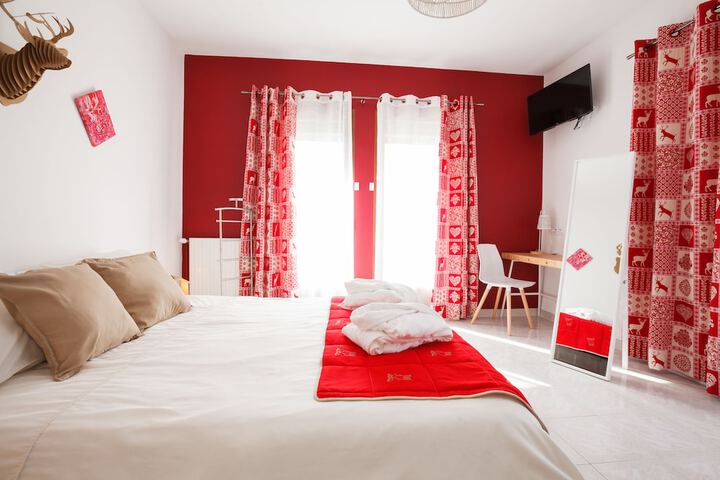Room 2 of 55