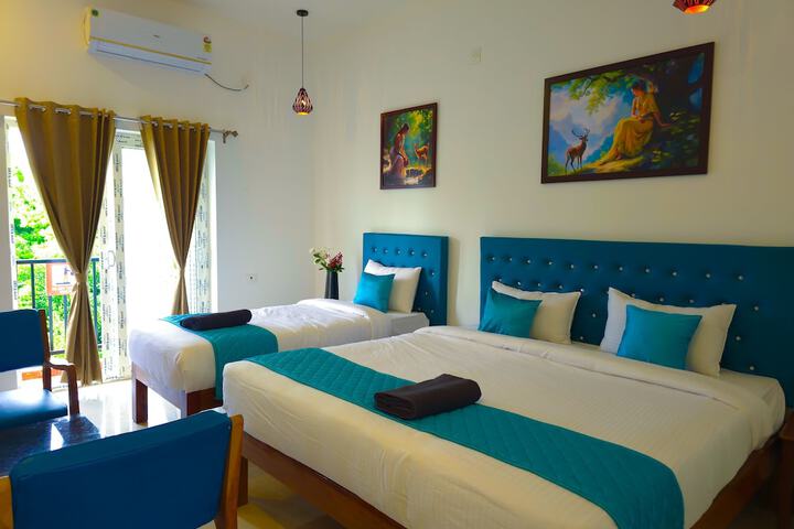 Room 9 of 42